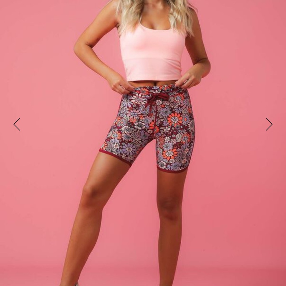 Lorna Jane Flower collection Bike shorts / M
